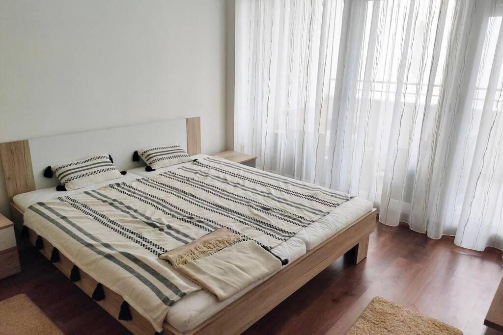 Plaza Apartman - City Center, Free Parking, Free Wifi Debrecen Exterior foto
